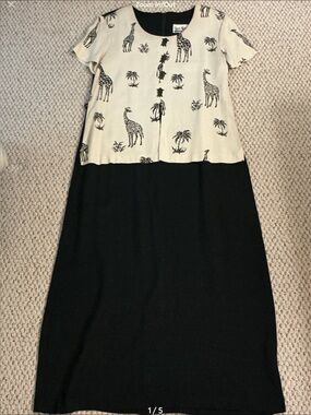 Sheri Martin New York Black and White Giraffe Print Casual Dress. Size 10